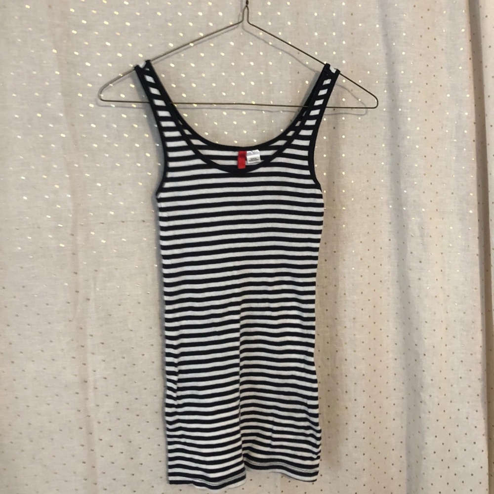 🦋 5 for 25 🦋 H&M divided striped tank top